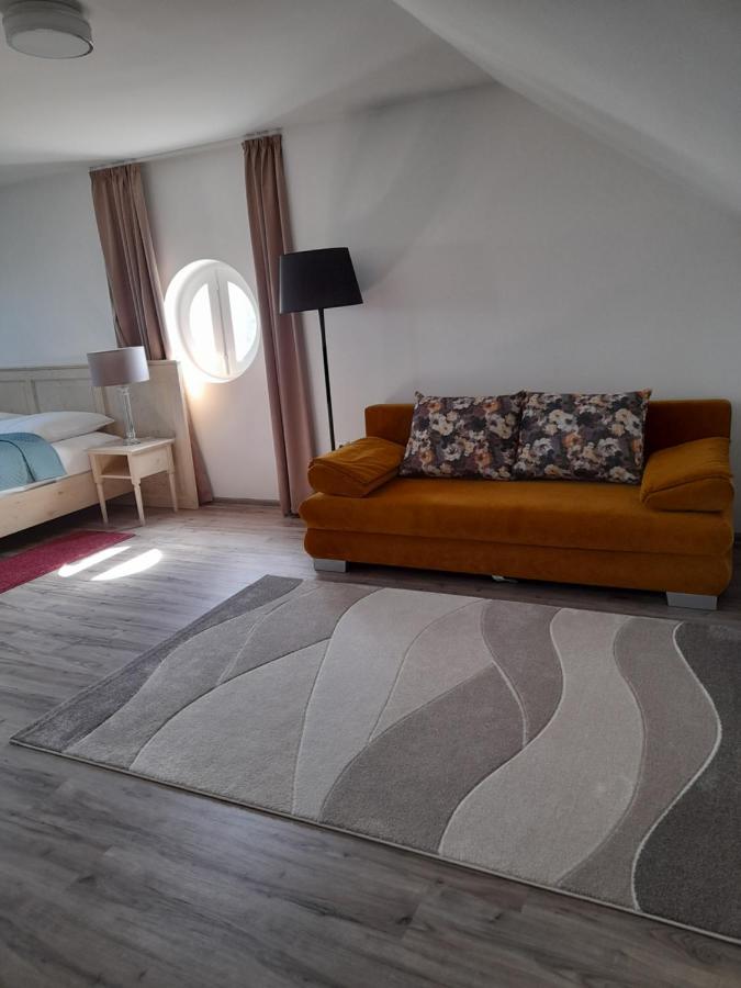 Rosenberg Kuria Bed & Breakfast Taplanszentkereszt Bagian luar foto